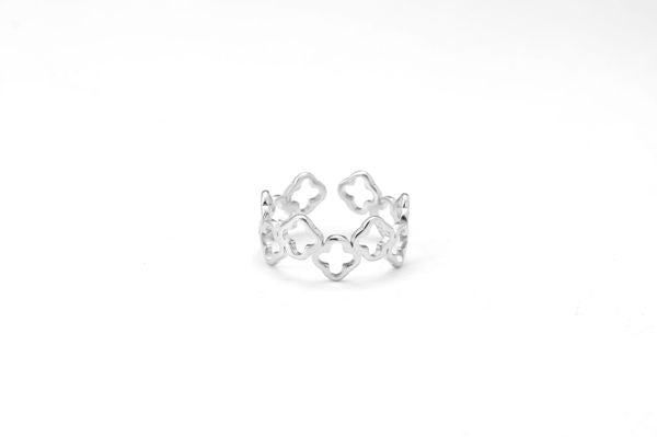 Anillo plateado flores caladas