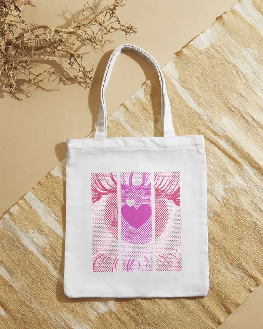 Tote bag ojo con corazón rosa
