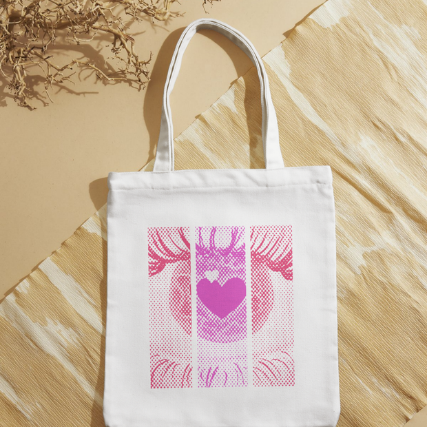 Tote bag ojo con corazón rosa