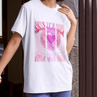 Camiseta ojo con corazón rosa