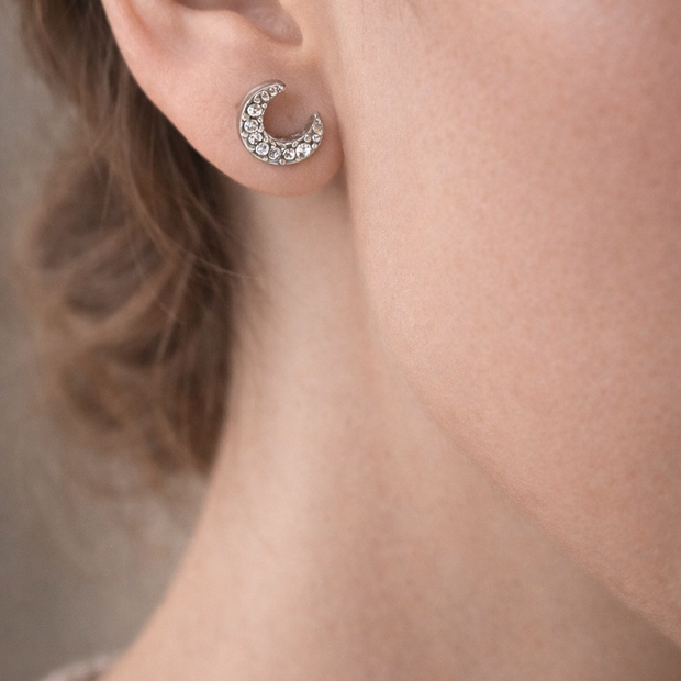 Pendientes plateados de luna con circonitas