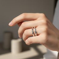 Anillo plateado abierto doble ondulado