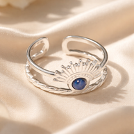 Anillo plateado con piedra