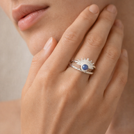 Anillo plateado con piedra