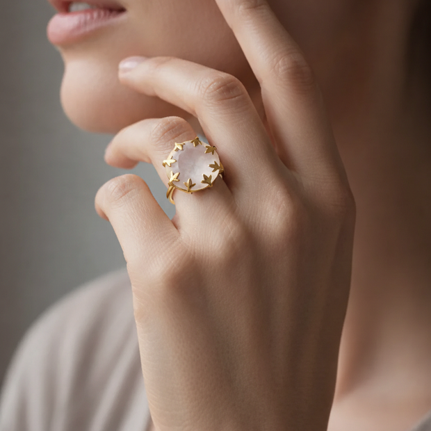 Anillo dorado abierto circular