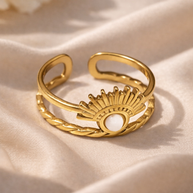 Anillo dorado con piedra