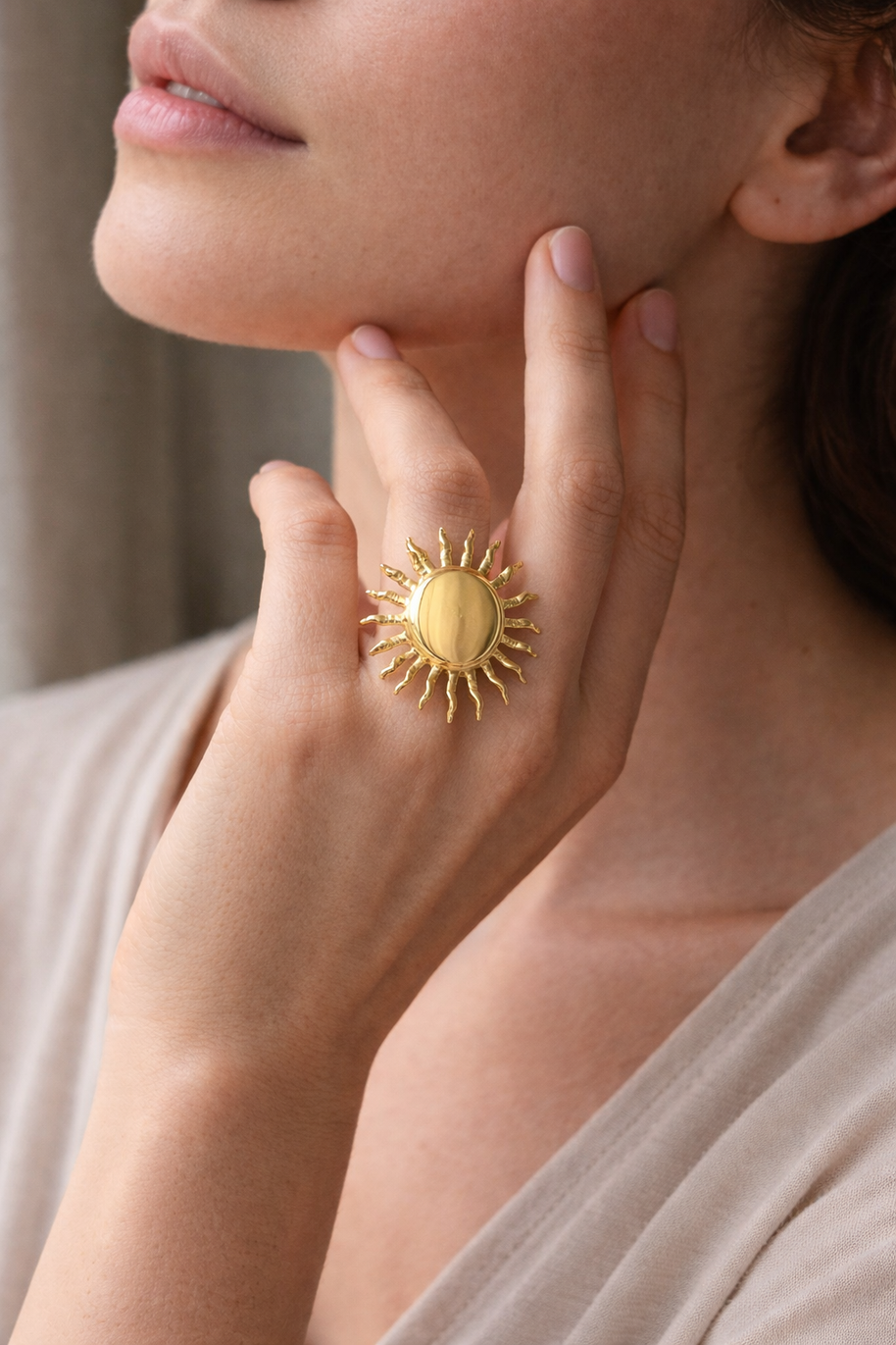 Anillo dorado de sol