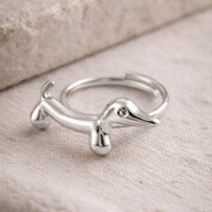 Anillo plateado abierto de perro salchicha