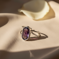Anillo plateado ajustable con hexágono de piedra natural