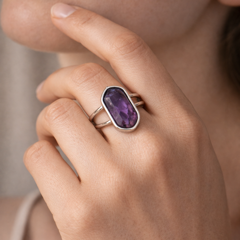 Anillo plateado ajustable con hexágono de piedra natural