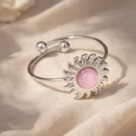 Anillo plateado con piedra sol