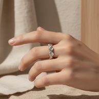 Anillo plateado de aros de vieiras