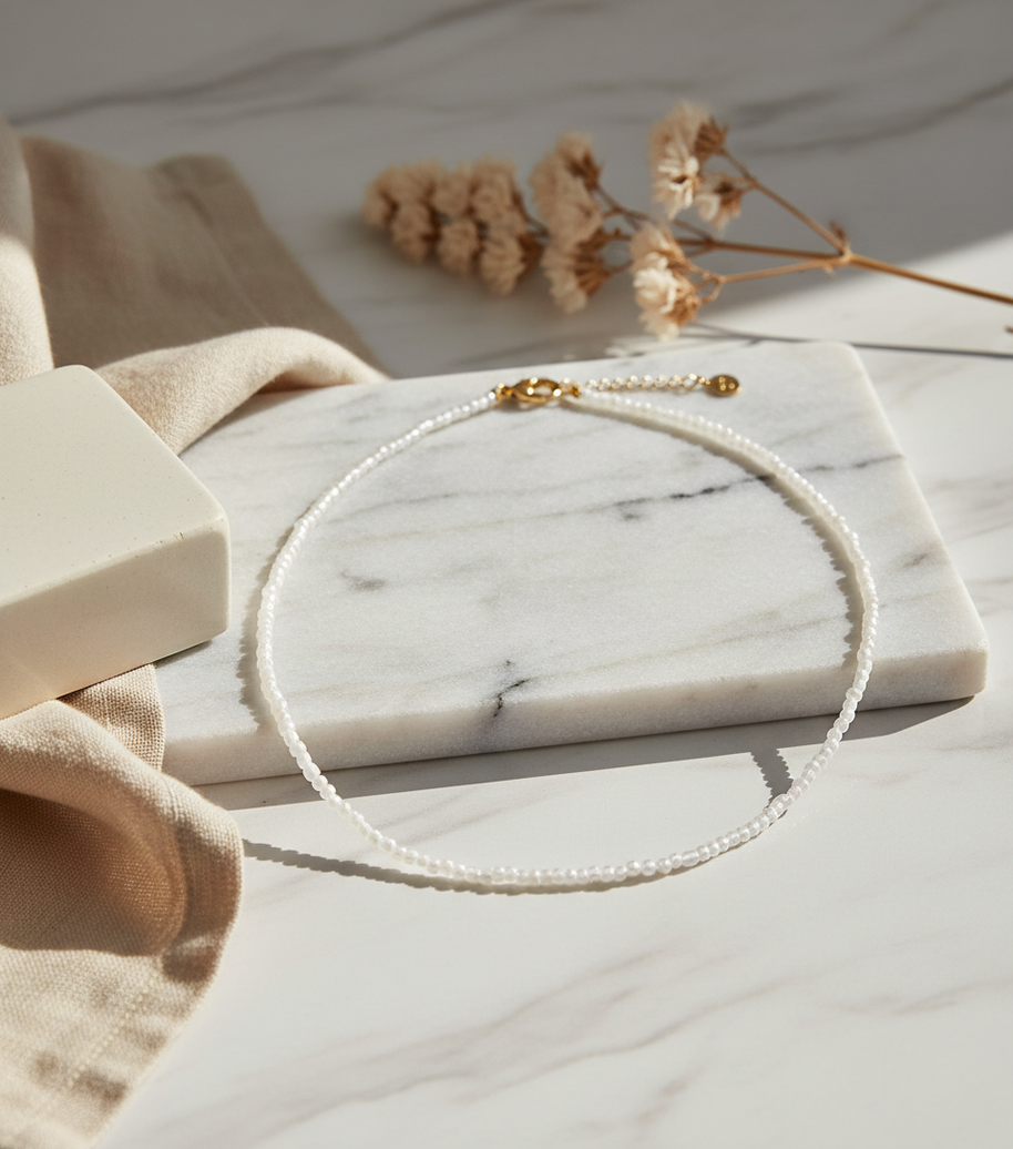 Collar clásico de perlas naturales pequeñas