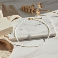 Collar clásico de perlas naturales pequeñas