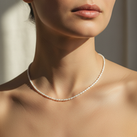 Collar clásico de perlas naturales pequeñas