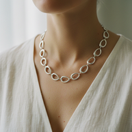 Collar plateado de eslabones ovalados irregulares
