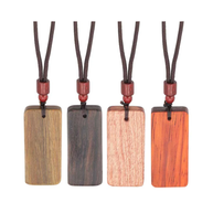 Collares colgante de madera personalizables