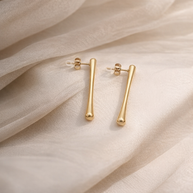 Pendientes barra dorada