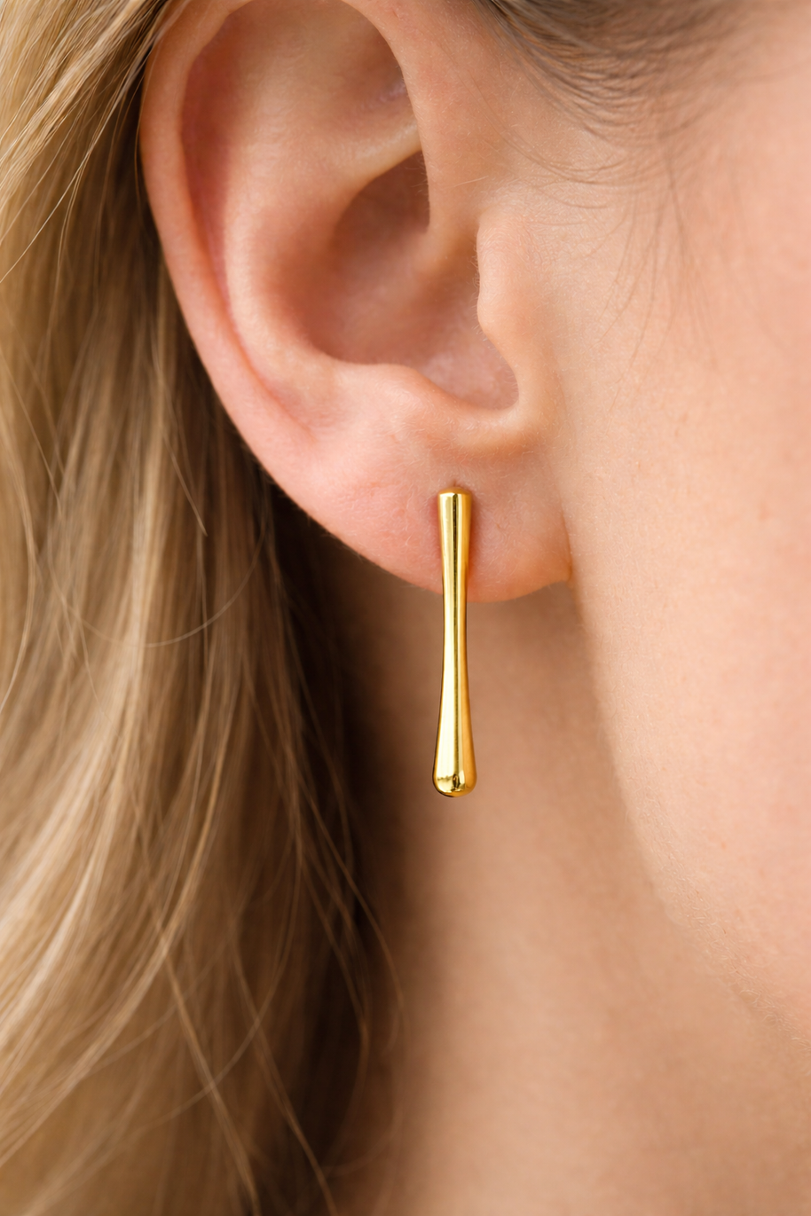 Pendientes barra dorada