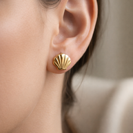 Pendientes dorados de concha