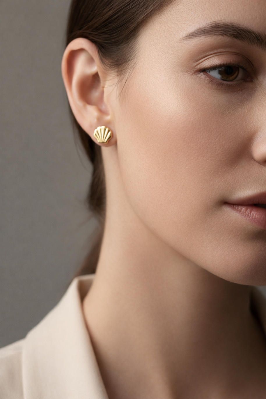 Pendientes dorados de concha