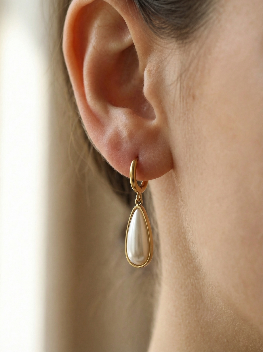 Pendientes dorados de perla