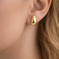 Pendientes dorados gota
