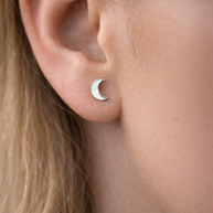 Pendientes luna plateada