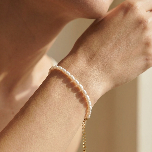 Pulsera clásica de perlas naturales pequeñas