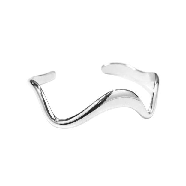 Pulsera rígida tipo brazalete plateado ondulado