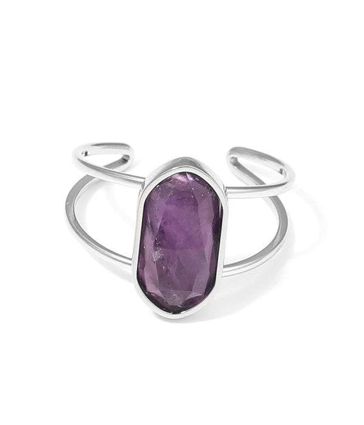 Anillo plateado ajustable con hexágono de piedra natural.