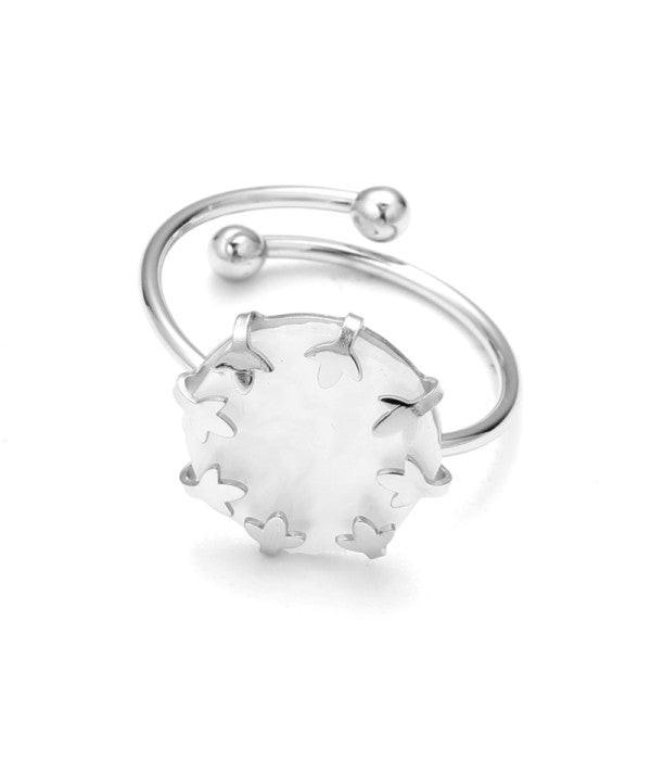 Anillo abierto plateado.