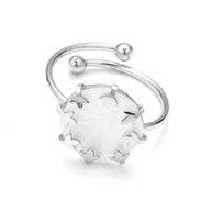 Anillo abierto plateado.