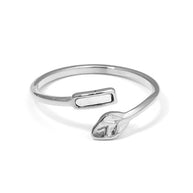 Anillo con hoja y detalle con nácar