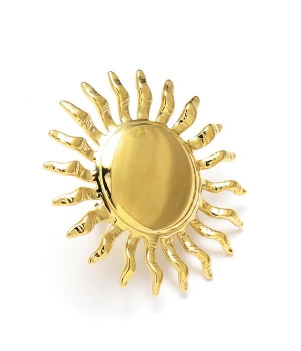 Anillo dorado de sol.