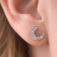 Pendientes plateados de luna con circonitas