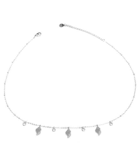 Collar de caracola plateada con circonitas.