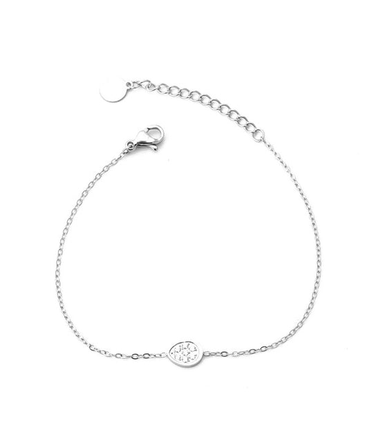 Pulsera plateada con óvalo puntiagudo y detalles en circonitas