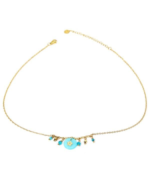 Collar dorado con colgantes círculos azules.