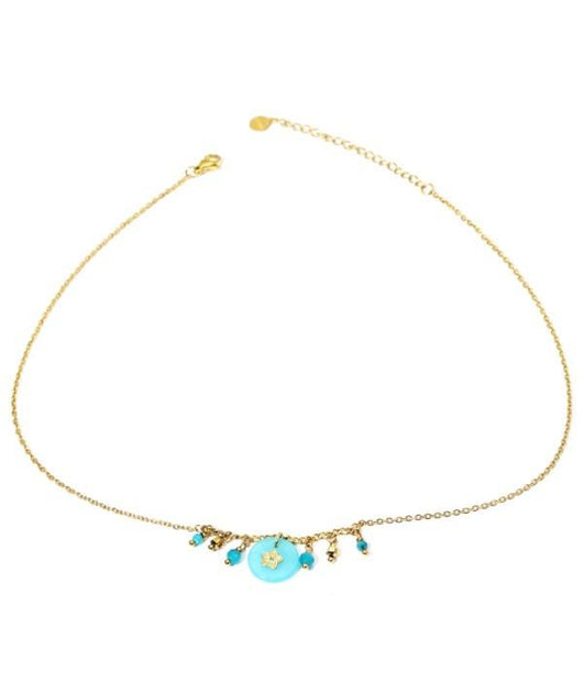 Collar dorado con colgantes círculos azules.