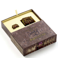 (Próximamente) Set regalo llavero + pin Monster Book Harry Potter
