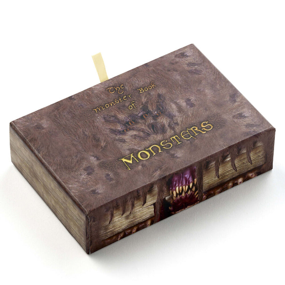 (Próximamente) Set regalo llavero + pin Monster Book Harry Potter