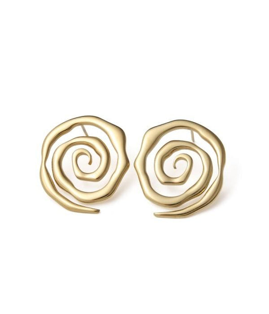 Pendientes dorados en espiral irregular.
