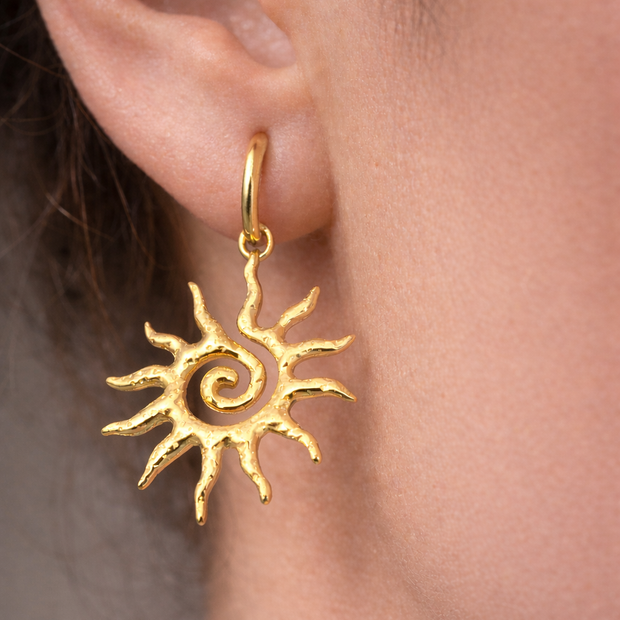 Pendientes dorados sol espiral
