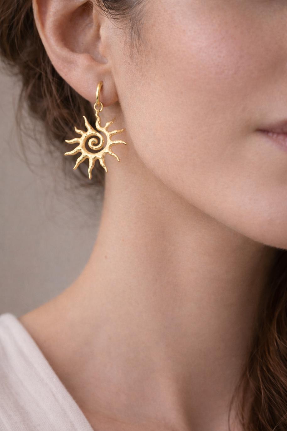 Pendientes dorados sol espiral