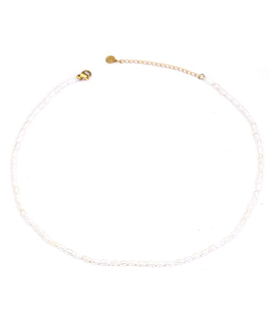 Collar clásico de perlas naturales pequeñas