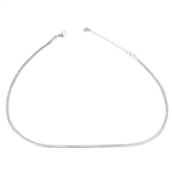 Collar plateado de cadena tipo serpiente